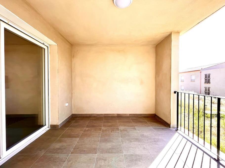Appartement Neuf Avec Terrasse サン・フロラン エクステリア 写真