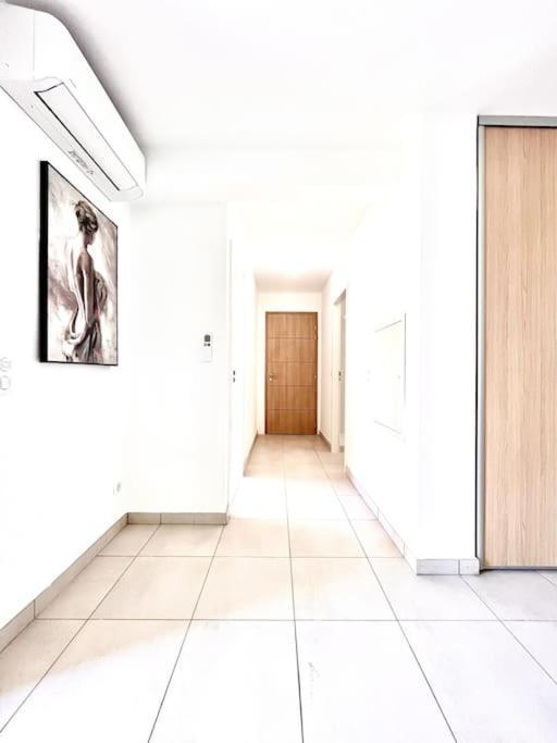 Appartement Neuf Avec Terrasse サン・フロラン エクステリア 写真