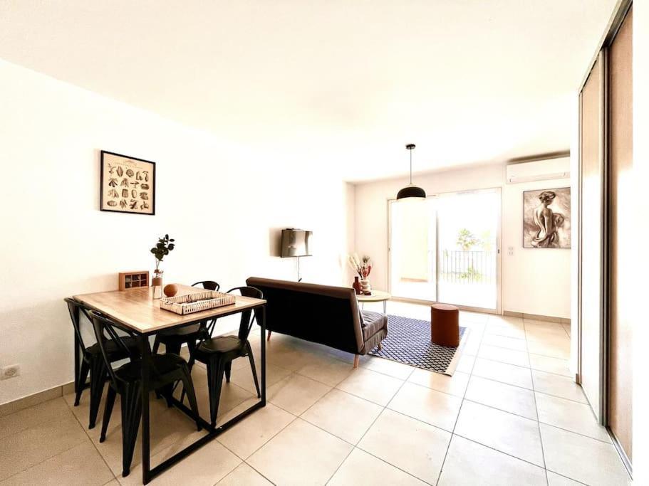 Appartement Neuf Avec Terrasse サン・フロラン エクステリア 写真