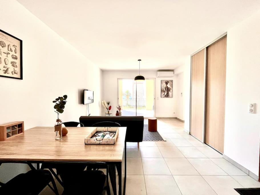 Appartement Neuf Avec Terrasse サン・フロラン エクステリア 写真